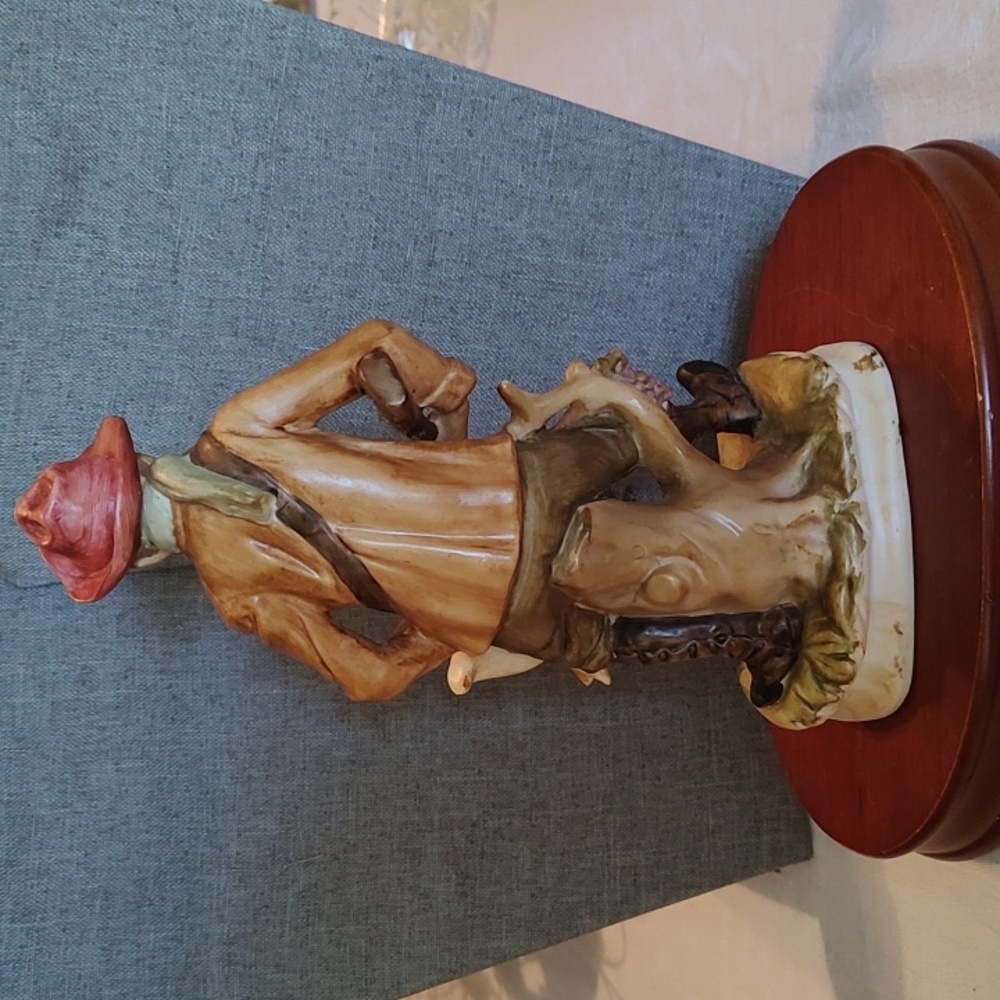 Vintage Lefton Ceramic Figurine Japan Old Man With Gun And Rabbit - Picture 5 of 8